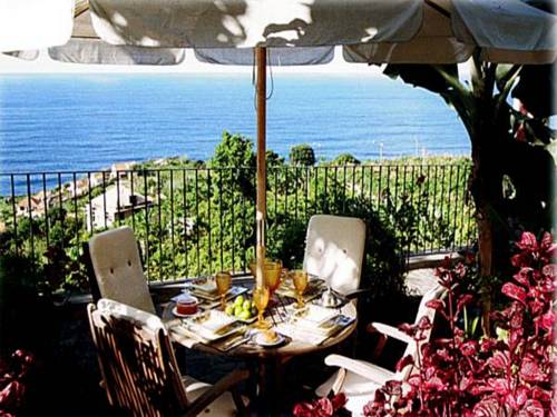 Arco De Sao Jorge Portugal Last Minute Hotel Booking.com