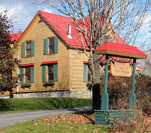 Notre-Dame-Des-Bois (Quebec) Canada Last Minute Hotel Booking.com