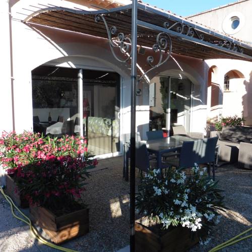 Entraigues-sur-Sorgue France Last Minute Hotel Booking.com