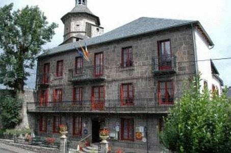 Besse Et Saint Anastaise France Last Minute Hotel Booking.com
